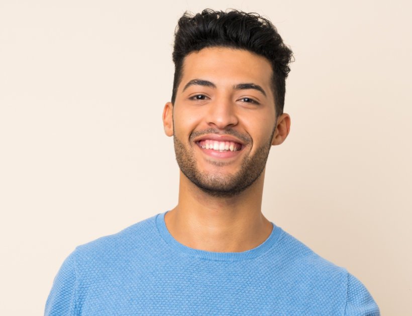 Porträt eines lachenden Herrn