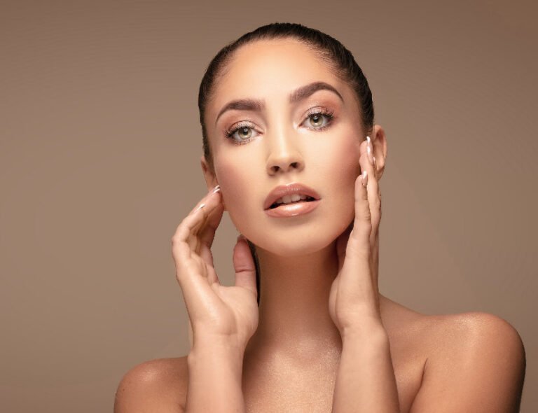 Porträt einer Frau mit braunen Augen